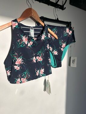 Carve Designs Sanitas top Erin Bottoms Swim Suit Reversible Size Large NWT